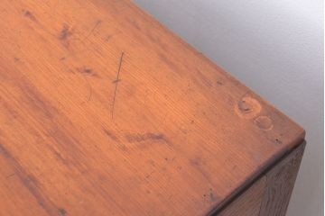 アンティーク家具　★アンティーク　古い木の引出し付ダイヤガラス扉の本箱(収納棚)
