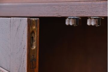 アンティーク家具　★アンティーク　古い木の引出し付ダイヤガラス扉の本箱(収納棚)