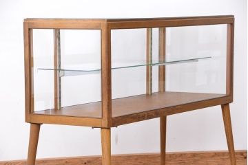 アンティーク家具　アンティーク　シンプルな脚付きガラスケース(ショーケース・飾り棚)