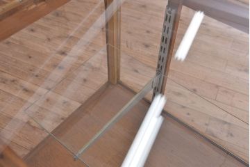 アンティーク家具　アンティーク　シンプルな脚付きガラスケース(ショーケース・飾り棚)
