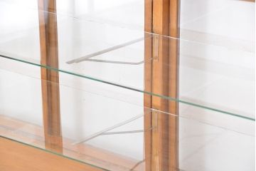 レトロ家具　昭和レトロ　4枚引き戸の大きなガラスケース(ショーケース)