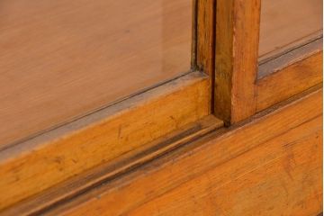 レトロ家具　昭和レトロ　4枚引き戸の大きなガラスケース(ショーケース)