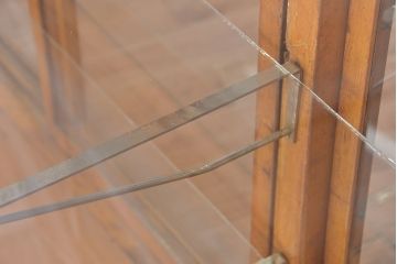 レトロ家具　昭和レトロ　4枚引き戸の大きなガラスケース(ショーケース)