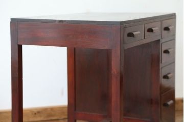 アンティーク家具　アンティーク　古い木のシックな色合いの小振りな片袖机?