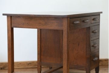 アンティーク家具　アンティーク　古いナラ材のシックな色合いの片袖机