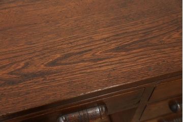アンティーク家具　アンティーク　古いナラ材のシックな色合いの片袖机?