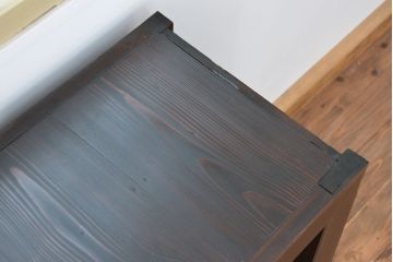 アンティーク家具　アンティーク 四枚引き戸の鉄脚付き関西収納棚(ローボード、ガラスケース、水屋箪笥、食器棚、テレビ台、キャビネット、収納棚)