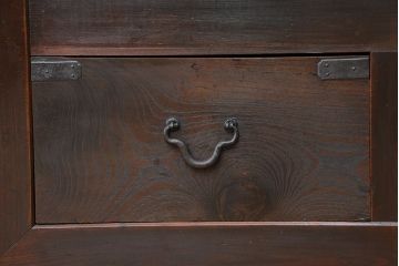 アンティーク家具　アンティーク 四枚引き戸の引き出し付き関西収納棚(ガラスケース、水屋箪笥、食器棚、収納棚)
