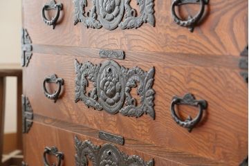 中古 伝統工芸品 木目が美しい岩谷堂箪笥