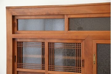 アンティーク家具　古民具・骨董 美しい作りの結霜ガラス戸 四尺水屋箪笥(食器棚/収納棚)