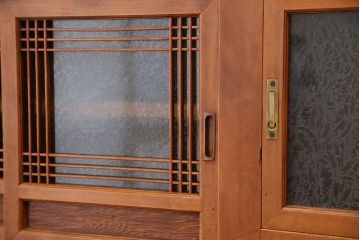 アンティーク家具　古民具・骨董 美しい作りの結霜ガラス戸 四尺水屋箪笥(食器棚/収納棚)
