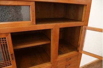 アンティーク家具　古民具・骨董 美しい作りの結霜ガラス戸 四尺水屋箪笥(食器棚/収納棚)