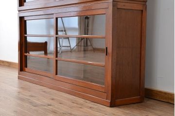レトロ家具　昭和レトロ シンプルな二段重ね大型収納棚(ガラスケース/食器棚)
