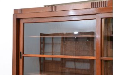 レトロ家具　昭和レトロ シンプルな二段重ね大型収納棚(ガラスケース/食器棚)