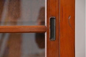 レトロ家具　昭和レトロ シンプルな二段重ね大型収納棚(ガラスケース/食器棚)