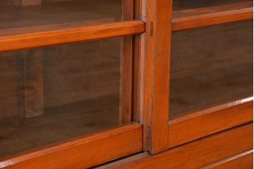 レトロ家具　昭和レトロ シンプルな二段重ね大型収納棚(ガラスケース/食器棚)