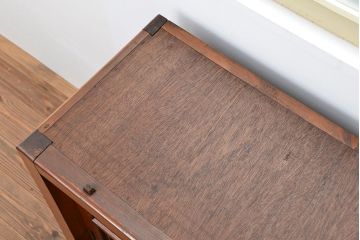 レトロ家具　昭和レトロ シンプルな二段重ね大型収納棚(ガラスケース/食器棚)