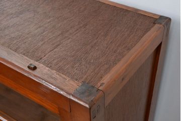 レトロ家具　昭和レトロ シンプルな二段重ね大型収納棚(ガラスケース/食器棚)