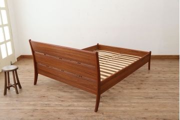 ビンテージ家具　北欧家具 デンマーク/torring製 チーク材優しい木目のシンプルなベッドフレーム