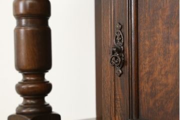 アンティーク家具　イギリスアンティーク 英国 WARING&GILLOW(ワーリングギロー)社製 小振りなキャビネット