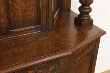 アンティーク家具　イギリスアンティーク 英国 WARING&GILLOW(ワーリングギロー)社製 小振りなキャビネット