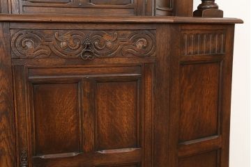 アンティーク家具　イギリスアンティーク 英国 WARING&GILLOW(ワーリングギロー)社製 小振りなキャビネット