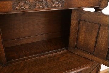 アンティーク家具　イギリスアンティーク 英国 WARING&GILLOW(ワーリングギロー)社製 小振りなキャビネット