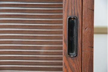 アンティーク家具　アンティーク モールガラス引き戸の大きな戸棚(ガラス収納棚、本棚)