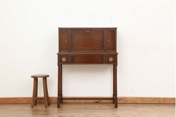 アンティーク家具　イギリスアンティーク 英国 WARING&GILLOW(ワーリングギロー)社製 小振りなドレッシングキャビネット(化粧台/ドレッシングテーブル)