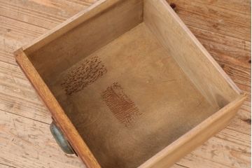 アンティーク家具　イギリスアンティーク　オーク材の32杯引き出し(ドロワー、チェスト)(薬箪笥)