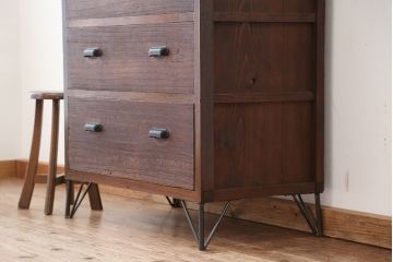 レトロ家具　アンティーク　レトロな桐と杉の鉄脚付4杯引き出し(チェスト)(タンス、箪笥)