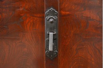 アンティーク家具　前面欅の木目の素晴らしい収納箪笥サイドボード(収納棚、下駄箱、水屋箪笥、食器棚)