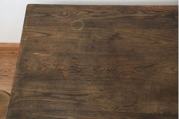 アンティーク家具　イギリスアンティーク　古いオーク材の使い込まれた小振りなダイニングテーブル(作業台)