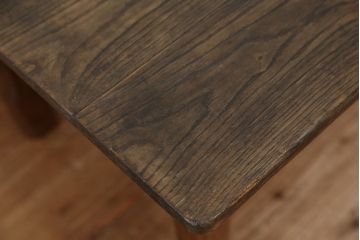 アンティーク家具　イギリスアンティーク　古いオーク材の使い込まれた小振りなダイニングテーブル(作業台)