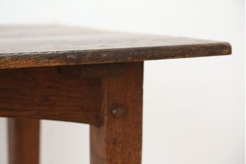 アンティーク家具　イギリスアンティーク　古いオーク材の使い込まれた小振りなダイニングテーブル(作業台)