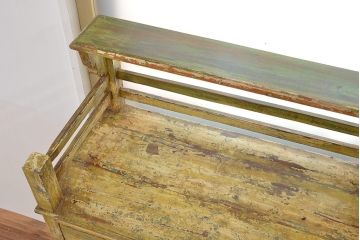 中古　アジアンアンティーク調　チーク材のペンキの剥げたガラス収納棚(キャビネット)