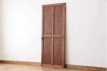 アンティーク　素敵な木目のシンプルなドア(扉)