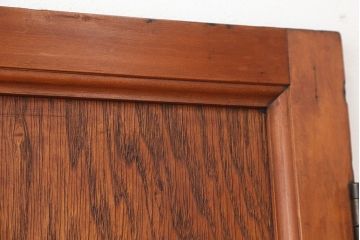 アンティーク　素敵な木目のシンプルなドア(扉)