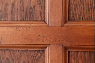 アンティーク　素敵な木目のシンプルなドア(扉)