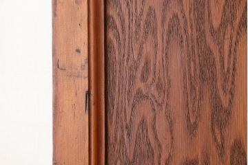 アンティーク　素敵な木目のシンプルなドア(扉)