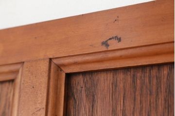 アンティーク　素敵な木目のシンプルなドア(扉)