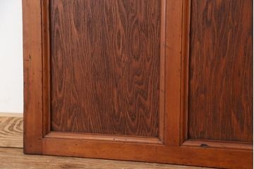 アンティーク　素敵な木目のシンプルなドア(扉)