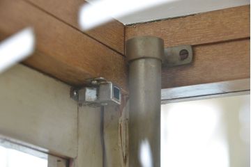 レトロ家具　昭和レトロ　アンティークコーナーRガラスケース(ショーケース)