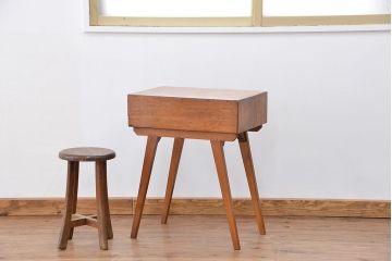 北欧家具　小ぶりな引き出し付サイドテーブル(サイドデスク、在宅ワーク、在宅用カードケース、図書館、図書室)
