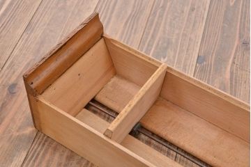 北欧家具　小ぶりな引き出し付サイドテーブル(サイドデスク、在宅ワーク、在宅用カードケース、図書館、図書室)