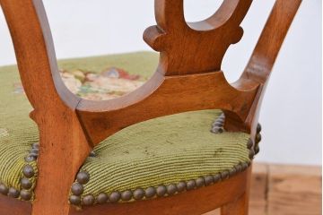 アンティーク家具　イギリスアンティーク　ゴブラン織り座面のかわいいチャイルドチェア(イス/椅子)(キッズチェア)