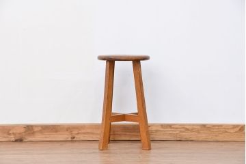 アンティーク家具　古い木のシンプルな丸スツール(イス)(丸椅子)