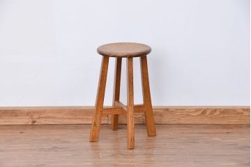アンティーク家具　古い木のシンプルな丸スツール(イス)(丸椅子)