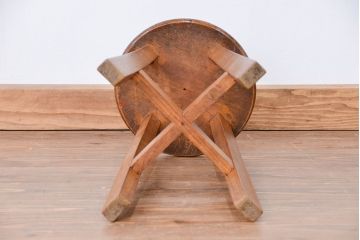 アンティーク家具　古い木のシンプルな丸スツール(イス)(丸椅子)