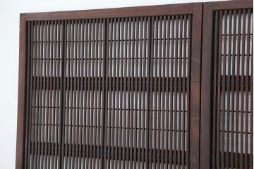 古民具・骨董　腰板欅材の上質な裏障子付き格子戸4枚セット